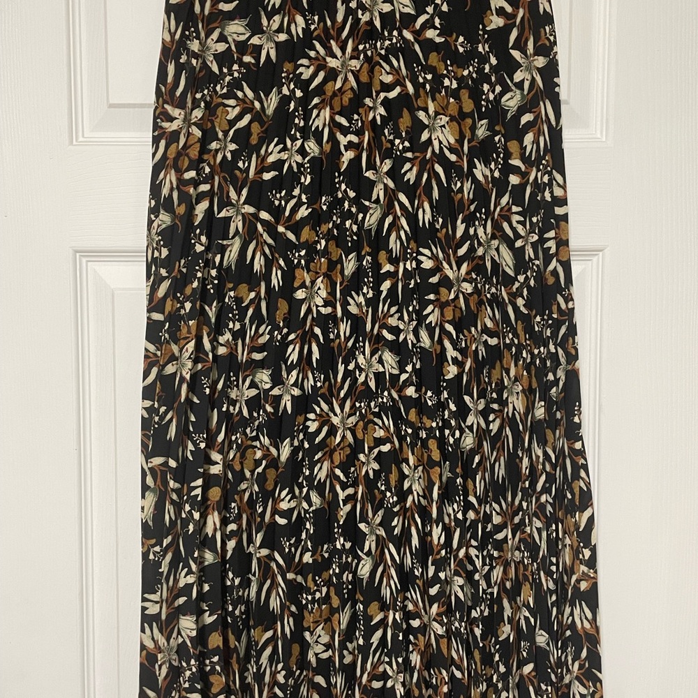 Max Studio Pleated Maxi Skirt
